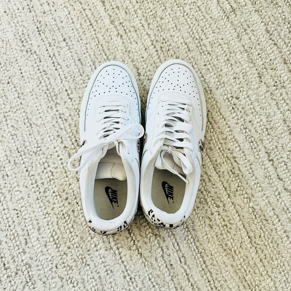 Women's Nike Court Vision Low Sneaker - White/Taupe Leopard Print - size US 10 - Picture 5 of 7